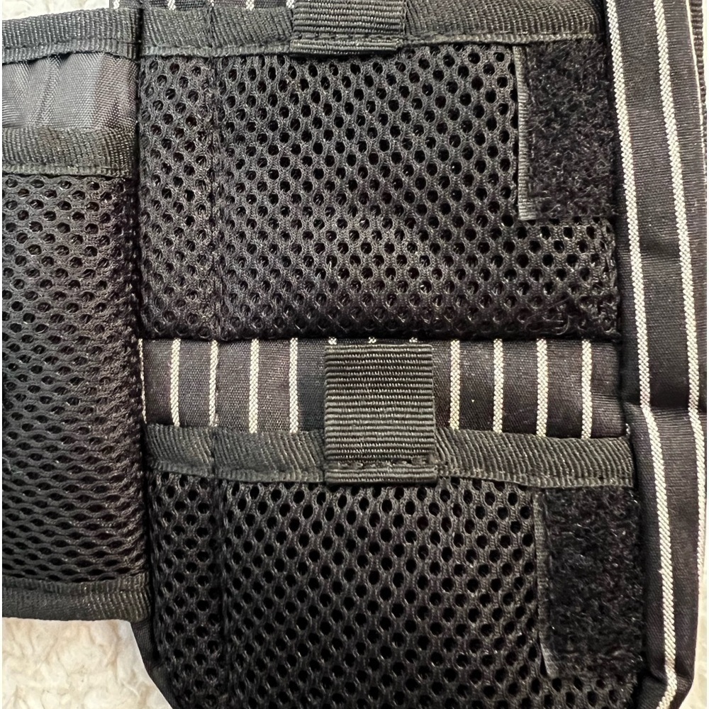 Lifepod Mobile Phone Storage Case (NWOT) - Picture 7 of 10